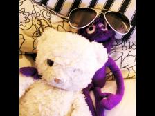 Knut mit seinem ein&auml;ugigen Buddy Gund 