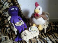 Heir esse ich eine Pizza und meine beste Freundin Gertrud (Ich nenne sie nur Trudl) isst ein Sandwich