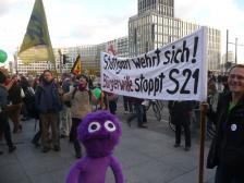 Berufsdemonstrant Knut bei der Arbeit.