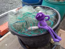 Fischerknut Knerten beim Tagträumen