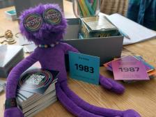 Mit abgedeckten Augen hört man besser!